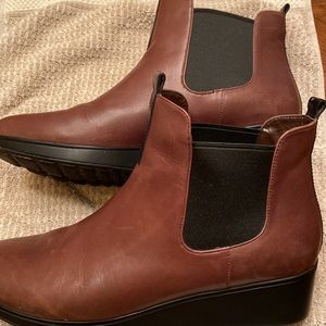 Cole Haan Boots  Waterproof  9B